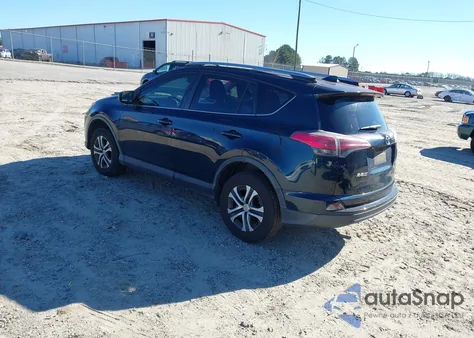 2018 Toyota Rav4 Le z USA, uszkodzony, nr VIN JTMZFREV9JJ167760